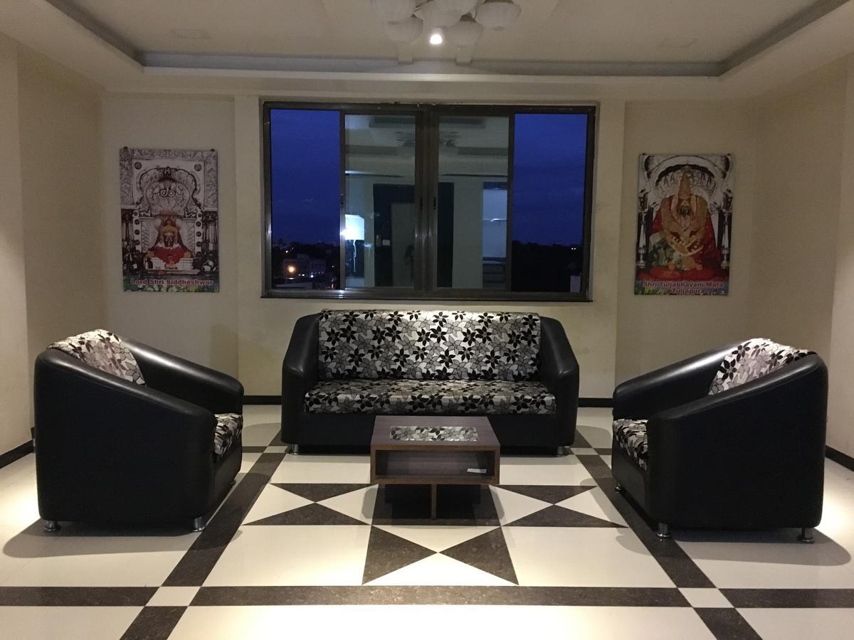 Hotel Vikas Palace Solapur Esterno foto